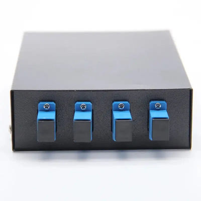 حامل صغير جداري / هوائي ODF 4 Port Fiber Termination Box LC / UPC D-Hold Adapter